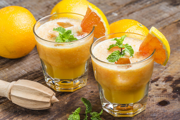 Zumo-de-naranja-pera-y-semillas-de-lino-1